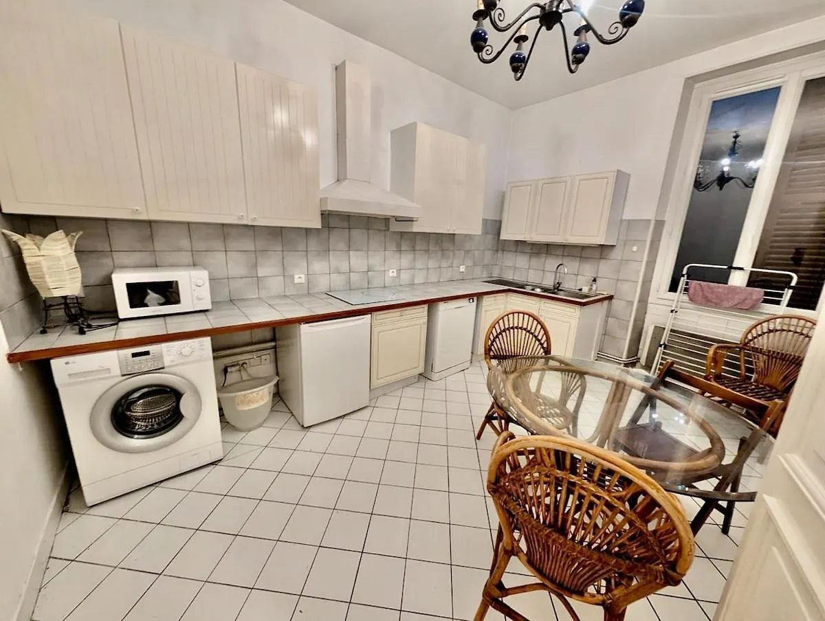 Large 2-Bedroom Apartment Large Living Room With Parking Near Train Station And Downtown Grenoble 0*,  France
