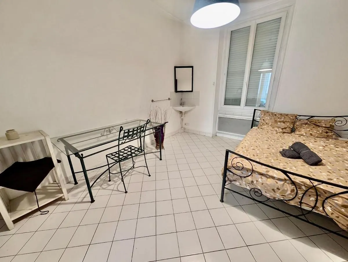 Large 2-Bedroom Apartment Large Living Room With Parking Near Train Station And Downtown Grenoble 0*,