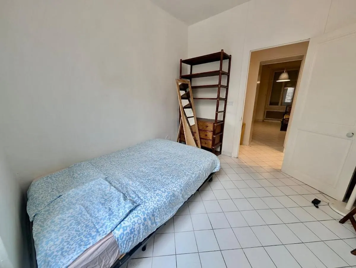 Large 2-Bedroom Apartment Large Living Room With Parking Near Train Station And Downtown Grenoble